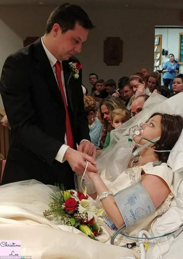 Картинки по запросу Больная раком девушка успела выйти замуж за несколько часов до смерти