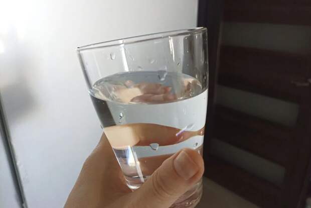Врач Елисеева предостерегла от запивания лекарств чем-то, кроме воды