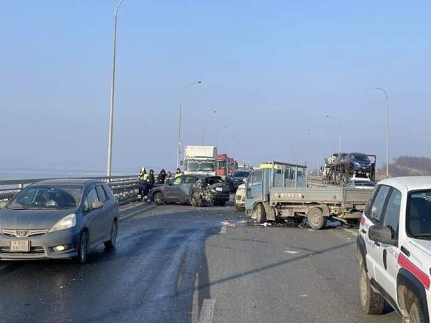 Движение по низководному мосту во Владивостоке восстановлено