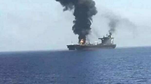 Агрессивные Действия Хуситов: Нападки на Нефтяные Танкеры  Движение хуситов в Йемене, осуществило нападки на два нефтяных танкера в Красном море, как сообщили представители Военно-морских сил США.