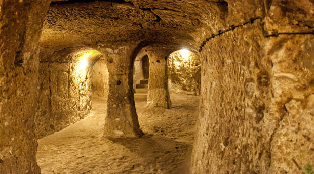 8 таинственных подземных городов