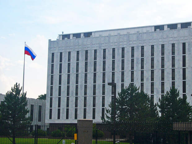 Bloomberg: США рассматривают возможность высылки дипломатов и введения новых санкций против окружения Путина  Bloomberg: США рассматривают возможность высылки дипломатов и введения новых санкций против окружения Путина