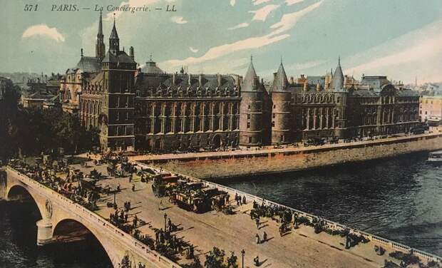 La Conciergerie – известнейший готический памятник архитектуры, являющийся частью королевского Дворца Сите. | Фото: introducingparis.com.