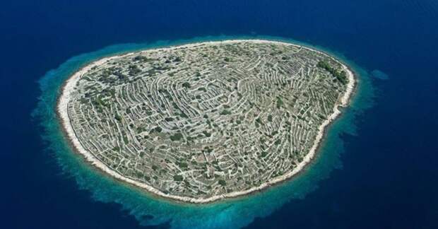 Кто сделал хорватский остров Бальенац похожим на отпечаток пальца