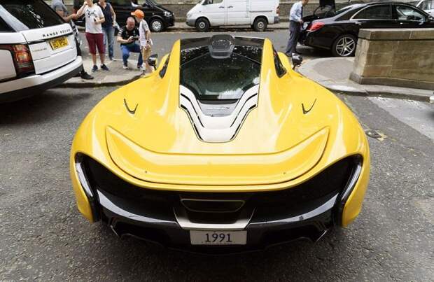 Роскошный автопарк сына катарского шейха на улице Лондона (14 фото) Роскошный автопарк сына катарского шейха на улице Лондона (14 фото)