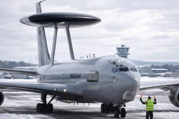 Эксперт: самолет ДРЛО E-3F Sentry ВКС Франции впервые передал данные ВСУ