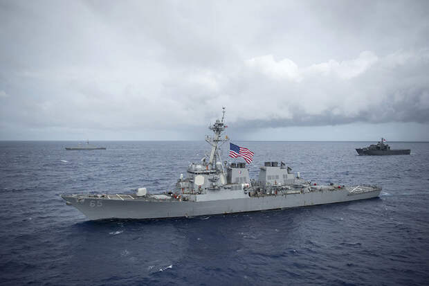Китай обвинил США в незаконном вторжении в акваторию островов Сиша