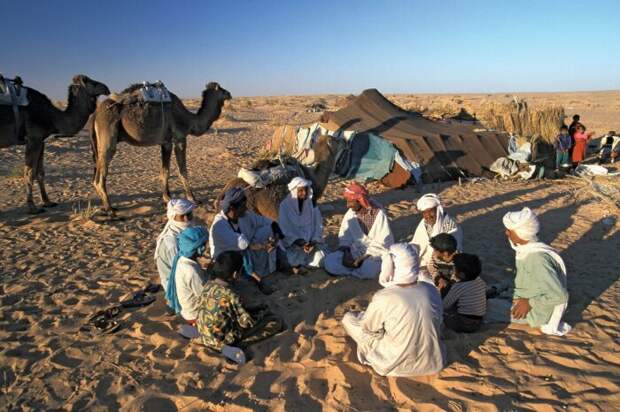 Бедуинов европейцы часто изображали грязнулями. /Фото: alinec.ru