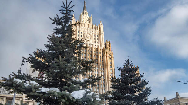 МИД РФ осудил новые попытки США экономически "задушить" Кубу