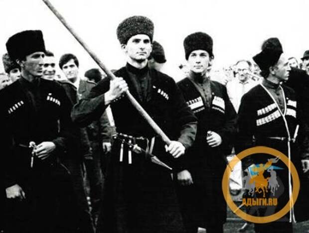 Науржанов Ибрагим – человек, воссоздавший черкесский флаг в Кабарде.
