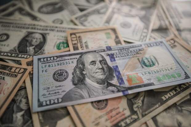 Курс доллара по отношению к рублю снизился сильнее, чем иранский риал