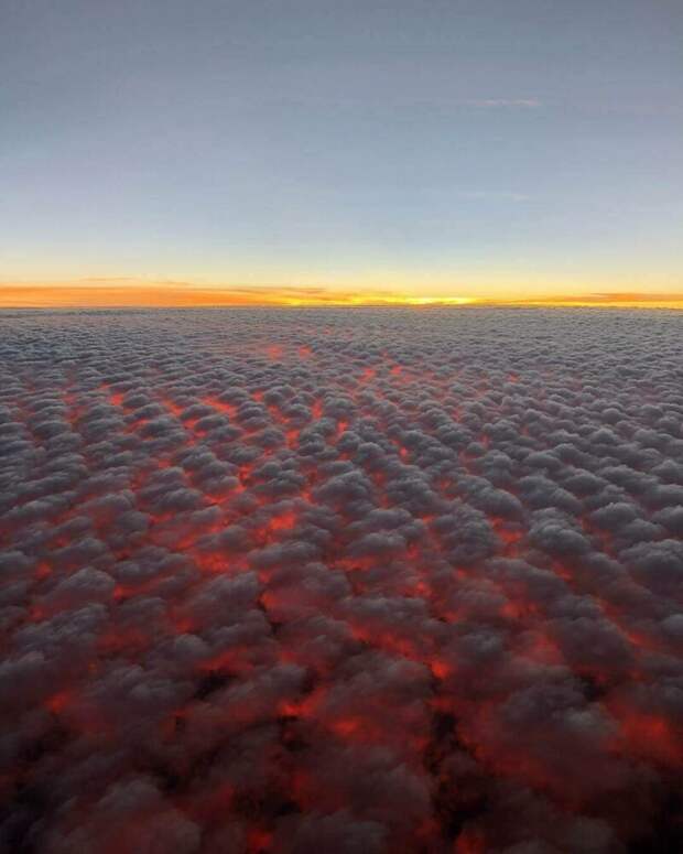 Так выглядят кучевые облака и закат солнца на высоте 9 144 метра (30000 футов) интересно, красиво, фото