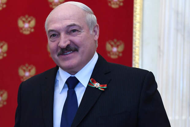 Лукашенко назвал виновных в росте цен на жильё в Минске