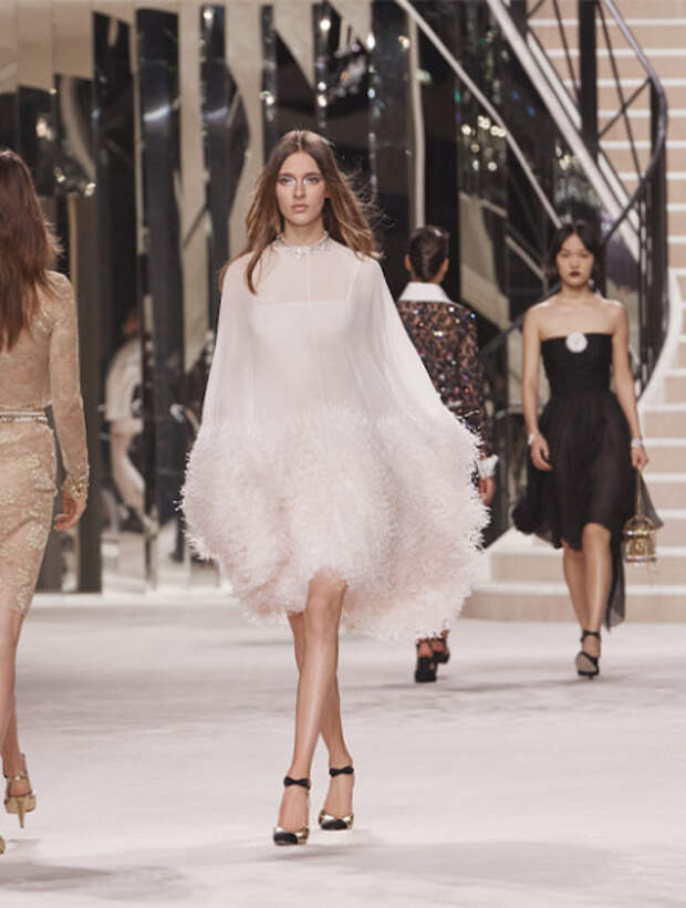 Платье Chanel, цена по запросу (Chanel)