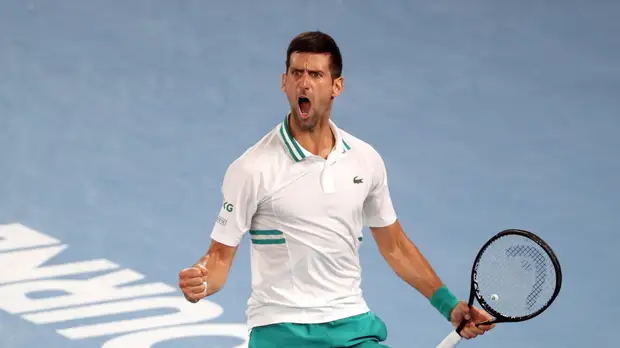 Джокович победил Циципаса и вышел в полуфинал турнира ATP в Риме