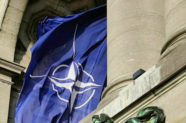 Политолог: Украину в конфликт с Россией втягивает не Зеленский, а его руководители