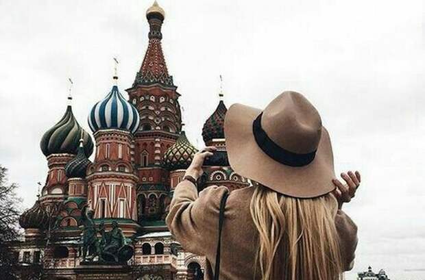 Картинки по запросу иностранец в москве