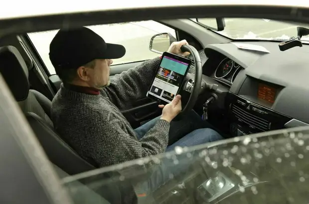 В Минцифры объяснили, чем заменить WhatsApp и TikTok