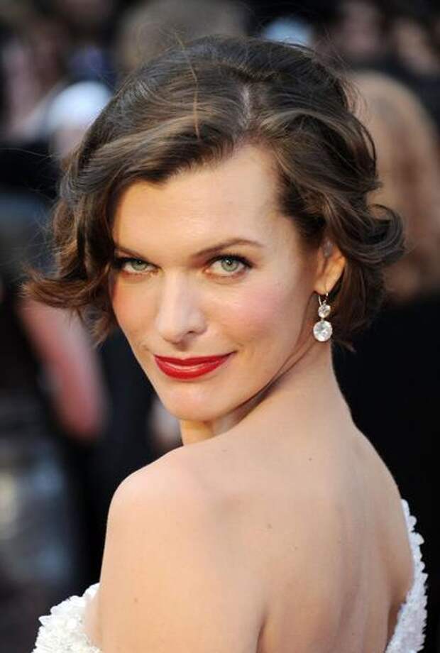 9. Мила Йовович (Milla Jovovich), 36 лет, актриса, модель, музыкант и модельер   Рост: 174 см   Параметры: 86-61-86   Заработано за год: €23 млн.