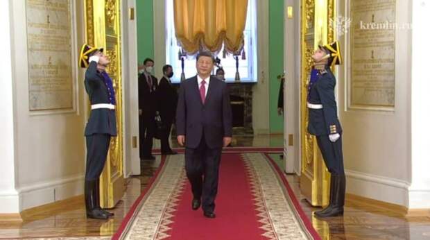 От российской стороны во встрече в узком составе участвуют зампредседателя Совбеза Дмитрий Медведев, глава МИД РФ Сергей Лавров, министр обороны Сергей Шойгу и глава ЦБ Эльвира Набиуллина