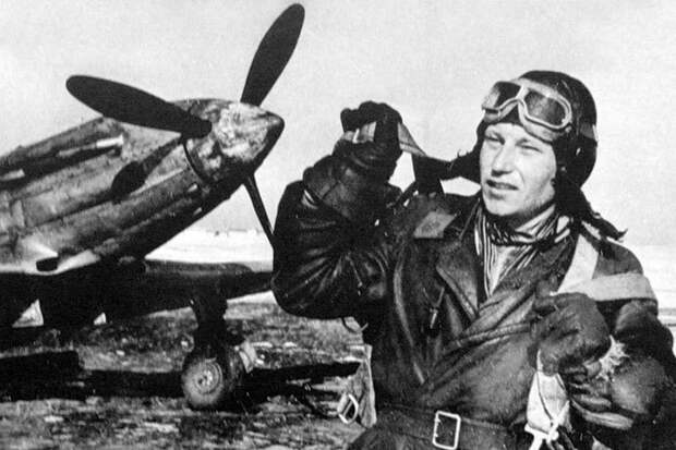 Семь самых выдающихся советских летчиков-асов Семь самых выдающихся советских летчиков-асов