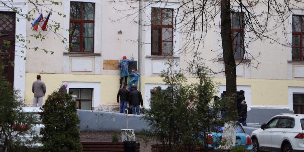 Польша возмущена демонтажом табличек о расстреле поляков в Твери