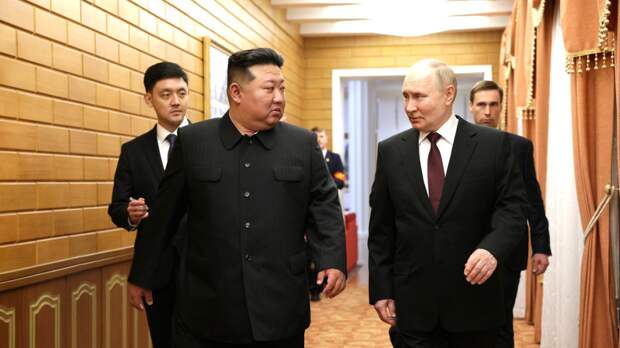 Официальный визит Владимира Путина в КНДР без лишнего пафоса можно смело назвать триумфальным.-8