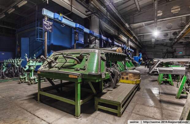 Цех по производству автомобилей представительского класса авто, завод, зил