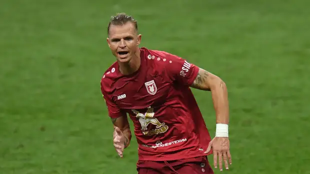 Тарасов назвал трогательной речь Нурмагомедова в октагоне после победы над Гэтжи