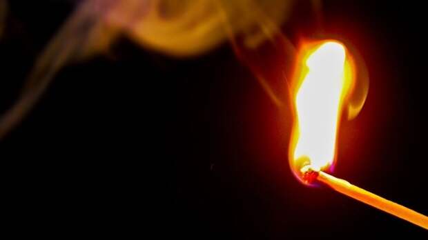 Самарский школьник решил отомстить однокласснице и поджег ее капюшон