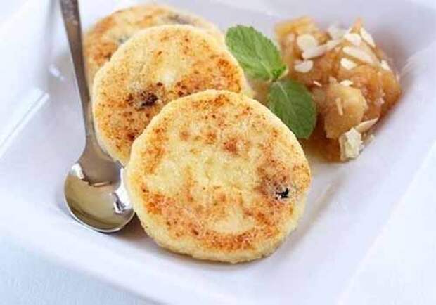 сырники с манкой и изюмом