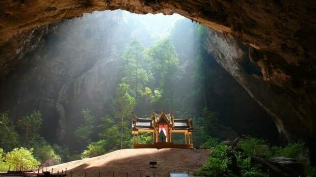 Пещера Пхрая Након в Таиланде