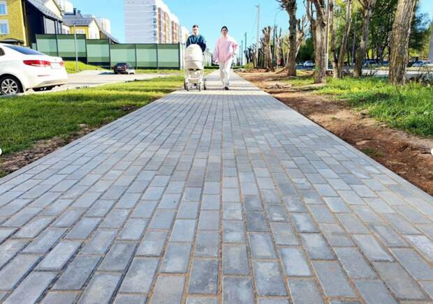 В рамках программы «Пешеходный Ижевск» в городе завершили строительство первого в 2024 году тротуара
