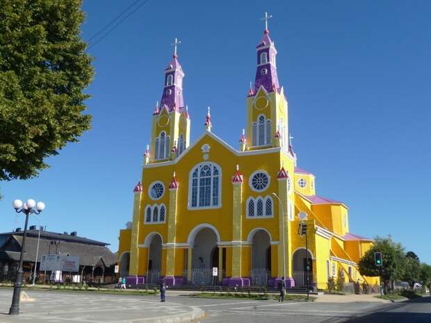 Остров Чилоэ и его деревянные церкви, которые пережили не одно землетрясение