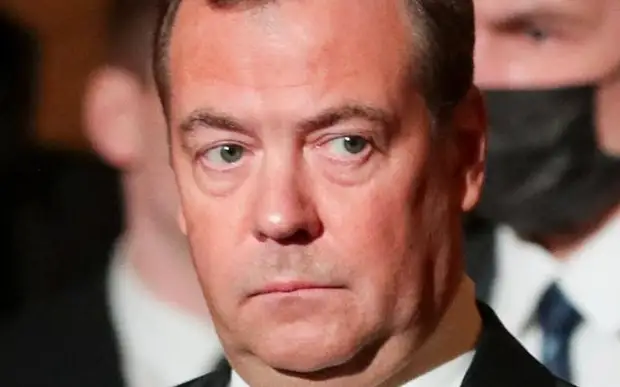 Медведев предупредил главу СНБО о последствиях в случае удара по Крымскому мосту