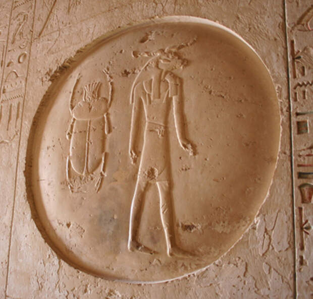 Минотавр в египетской гробнице в Фивах