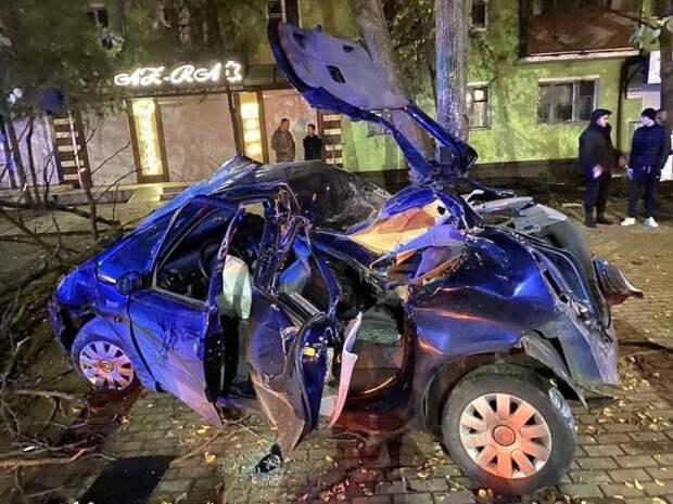 Авария дня. Двое погибших, двое в реанимации, а пьяный водитель не пострадал