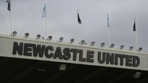 Sky Sports: глава АПЛ покинет пост из-за продажи «Ньюкасла» саудовцам 
