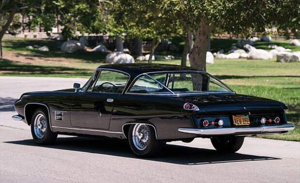 Винтажный итальянский автомобиль Carrozzeria Ghia продадут за 390 000 долларов (7 фото)