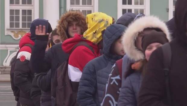 Своих в беде не бросаем: петербуржцы рассказали, почему Россия должна помочь Донбассу