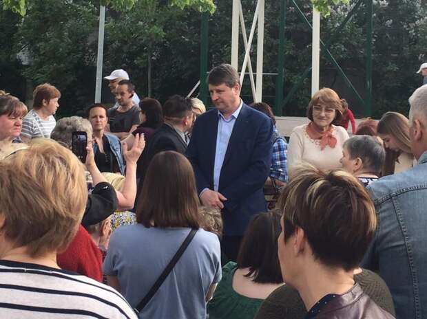 Владимир Кузьменко посетит дворы на Костромской Фото предоставлено управой
