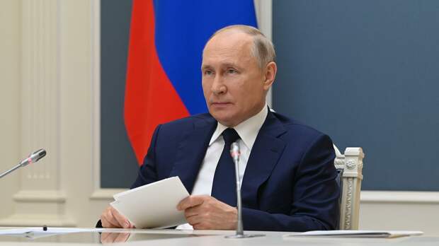 Путин объяснил замысел своей статьи про Украину                   