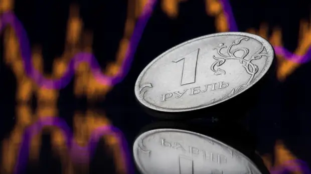 Рубль растёт к доллару и евро