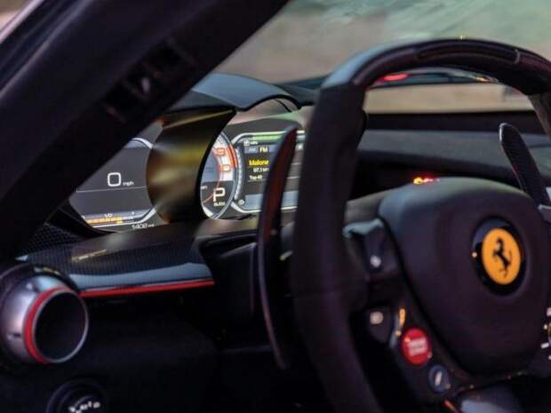 Подержанный суперкар LaFerrari Aperta выставили на продажу