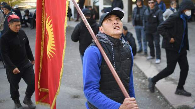 Семён Уралов: Политический кризис в Киргизии - выход без участия России невозможен