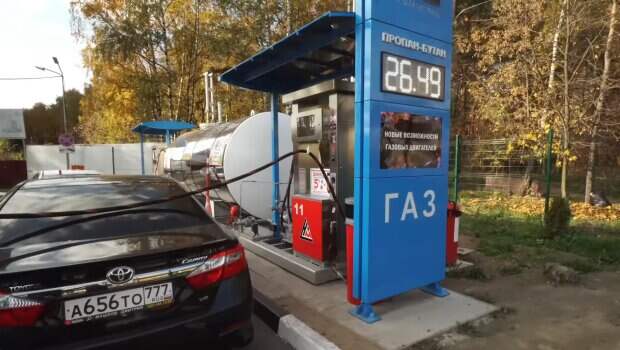 Власти обещают помочь россиянам перевести авто с бензина на газ. Кто может обращаться