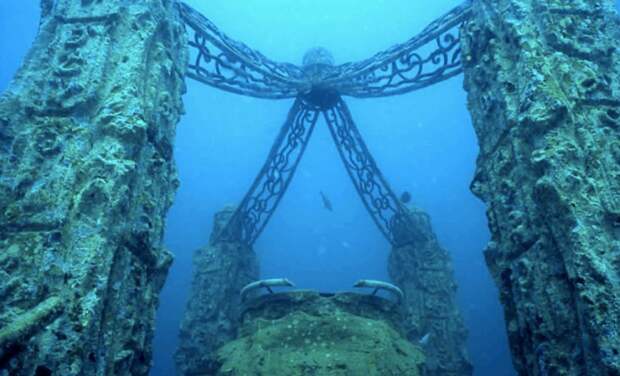 10 великих построек, спрятанных на дне морей