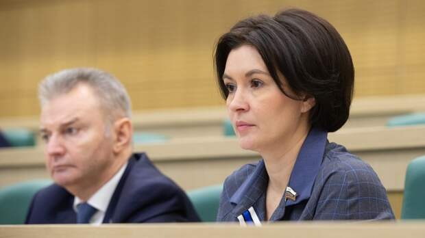 Сенатор встала на защиту семей, указав на беспредел в принуждении к прививкам