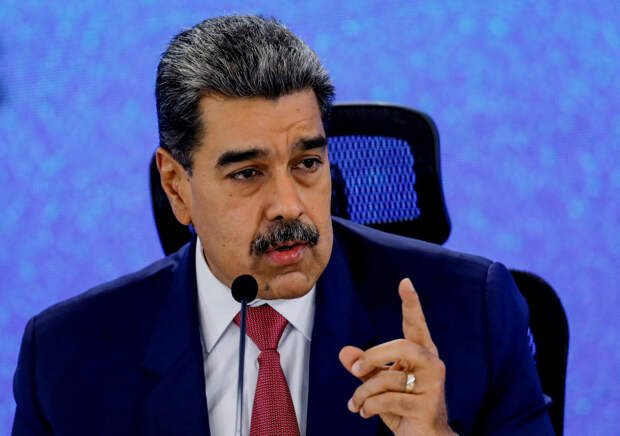 В МИД России призвали США освободить Мадуро и его жену