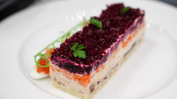 Селедка под шубой стала самым популярным заказом в московских СИЗО на Новый год